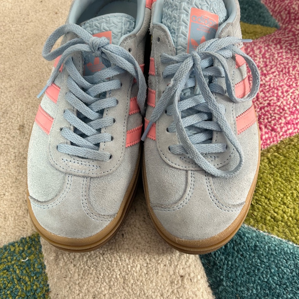Adidas Women's platform Shoes in Light Blue and Pink
